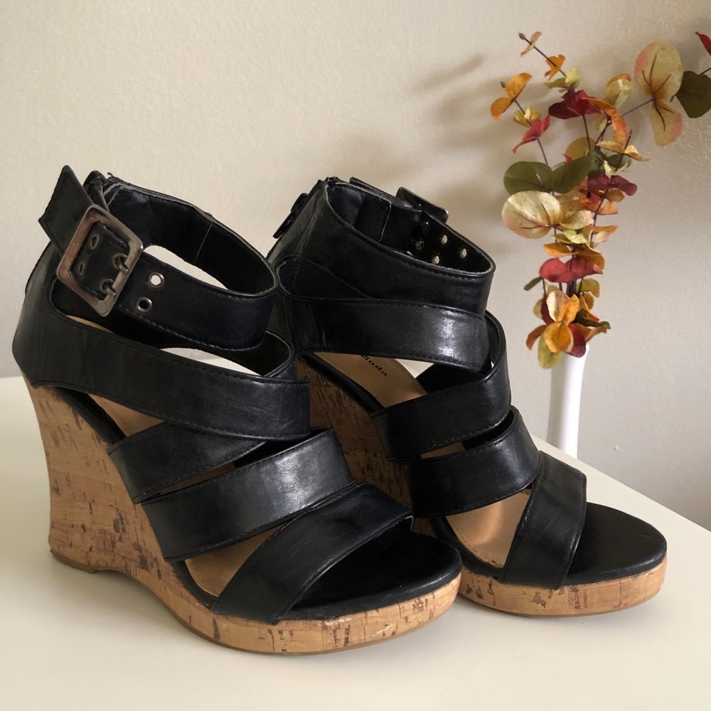Black 5 1/2 wedges